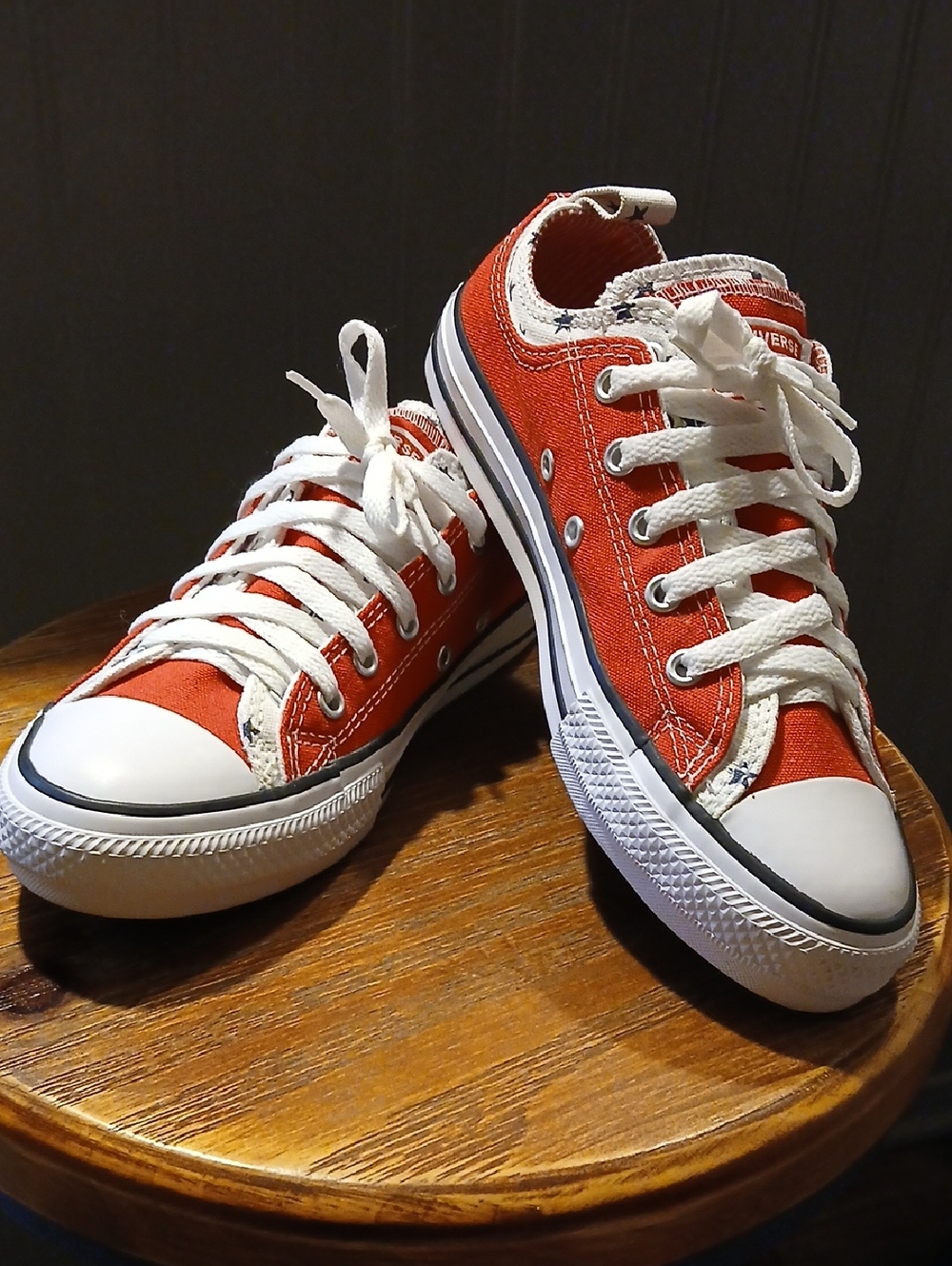 Converse - Picture 2 of 7